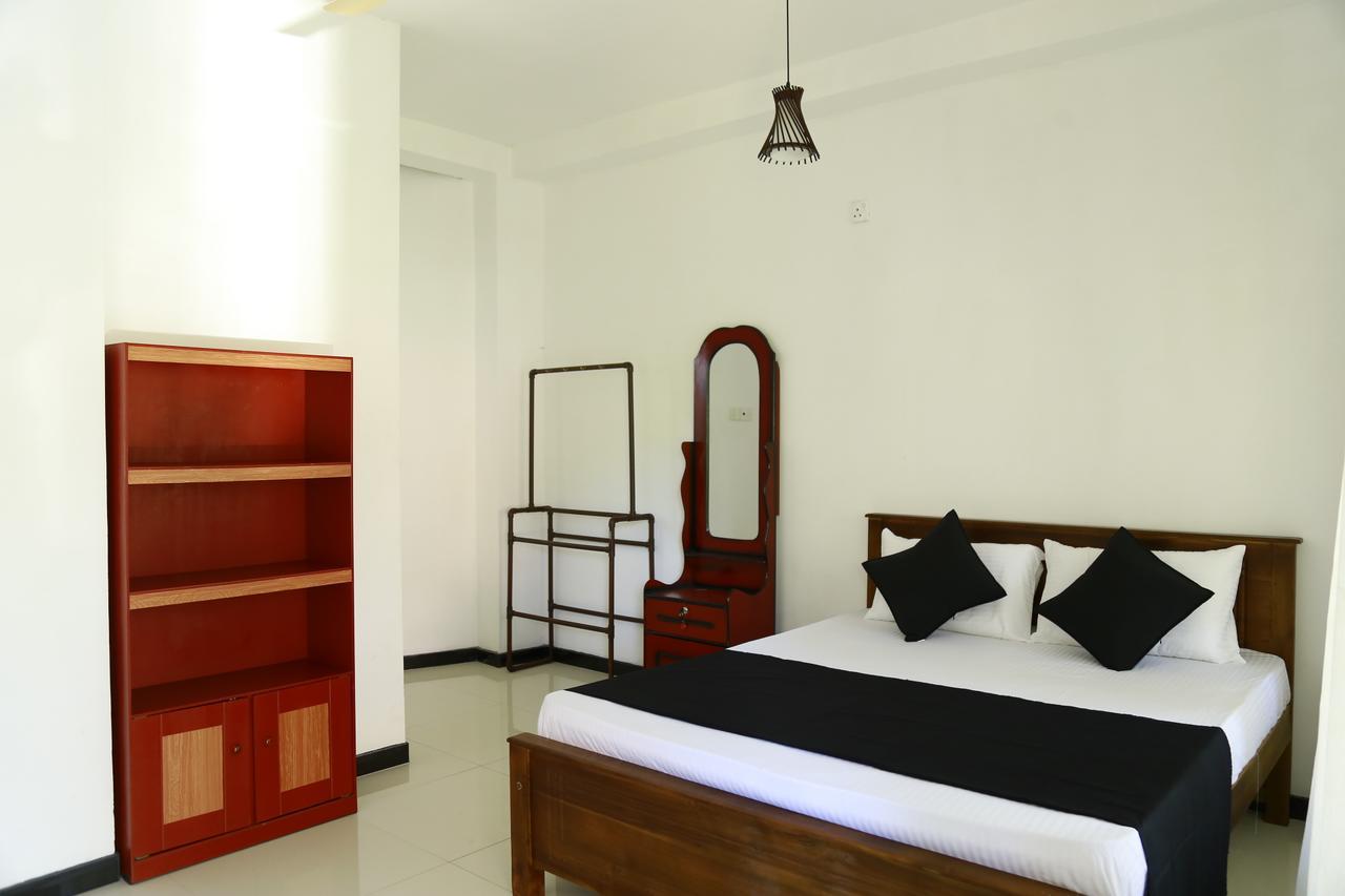 Layback Boutique Surf & Yoga Camp Sri Lanka Hostel Weligama Luaran gambar