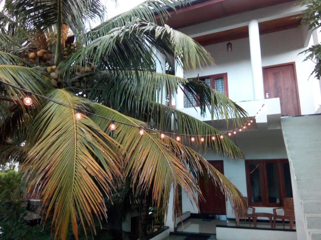 Layback Boutique Surf & Yoga Camp Sri Lanka Hostel Weligama Luaran gambar