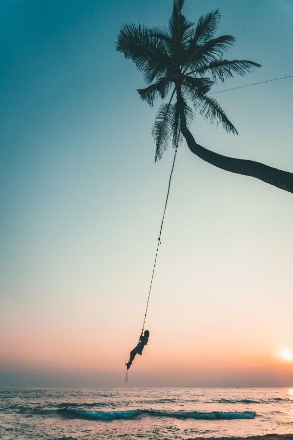 Layback Boutique Surf & Yoga Camp Sri Lanka Hostel Weligama Luaran gambar